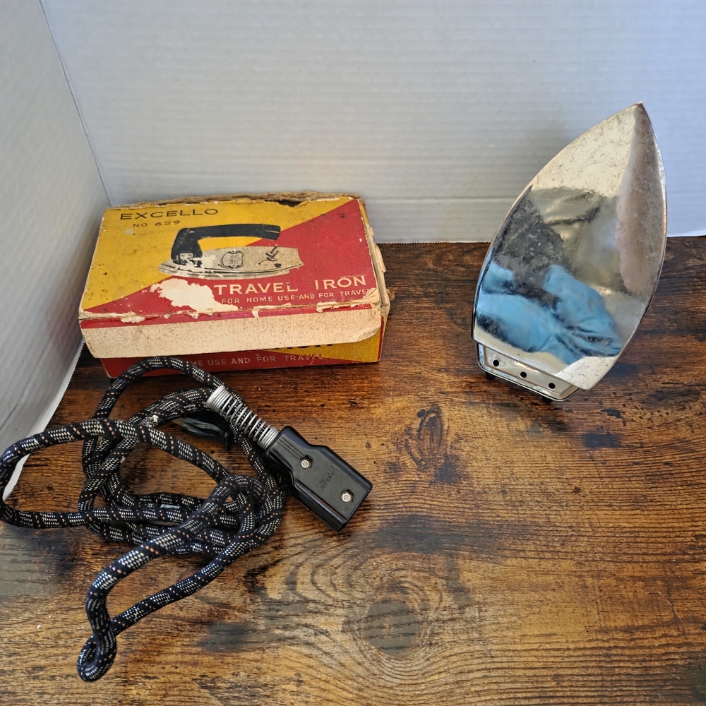 Cello Black and Silver Travel Iron